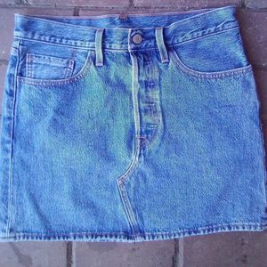 Levi's skirt